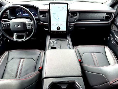 Used 2024 Ford Expedition Limited image 25