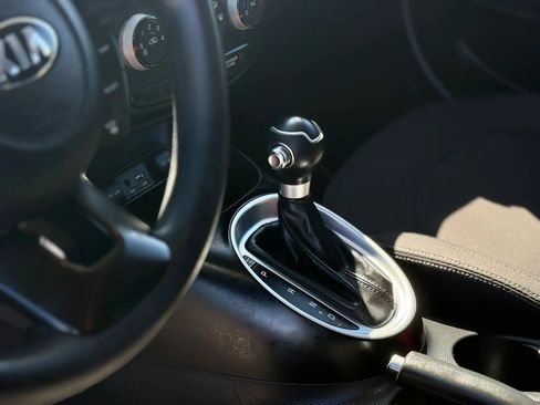 Used 2016 Kia Soul image 12