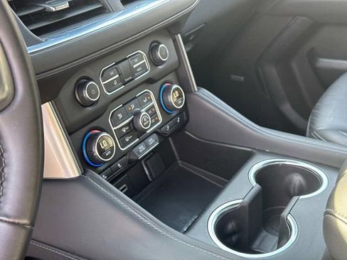 Used 2024 Chevrolet Suburban LT image 34