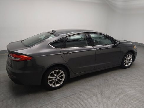 Used 2020 Ford Fusion SE image 10