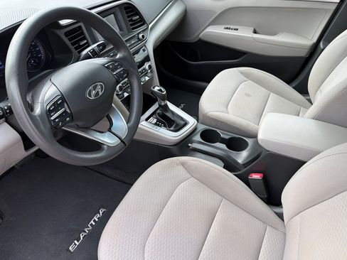Used 2020 Hyundai Elantra SE FWD image 7