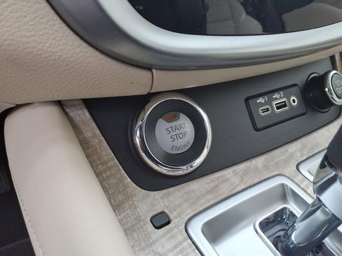 Used 2024 Nissan Murano SL image 9