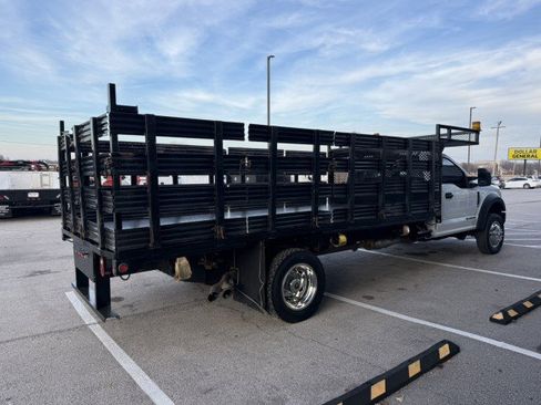 Used 2019 Ford F550 2WD Regular Cab Super Duty image 3