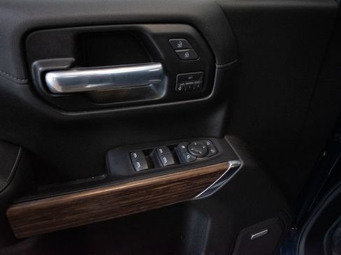 Used 2019 Chevrolet Silverado 1500 High Country w/ Technology Package AWD/4WD image 24