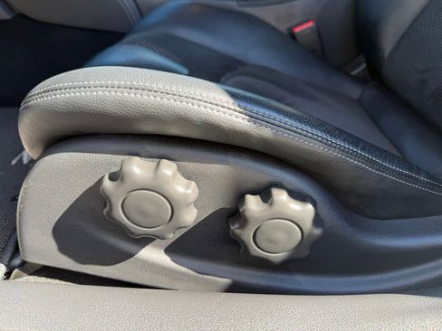 Used 2016 Nissan 370Z Touring image 13