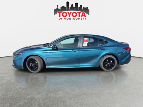 New 2026 Toyota Camry SE FWD image 3