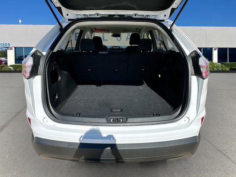 Certified 2024 Ford Edge SE image 23