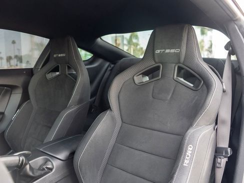 Used 2016 Ford Mustang Shelby GT350 image 4