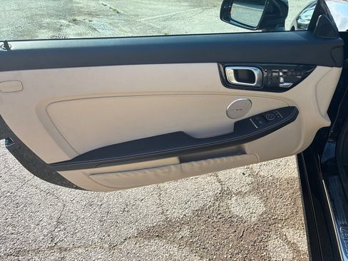 Used 2019 Mercedes-Benz SLC 300 image 10