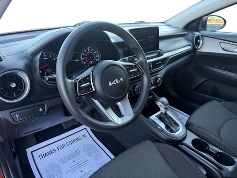 Used 2022 Kia Forte LXS image 6