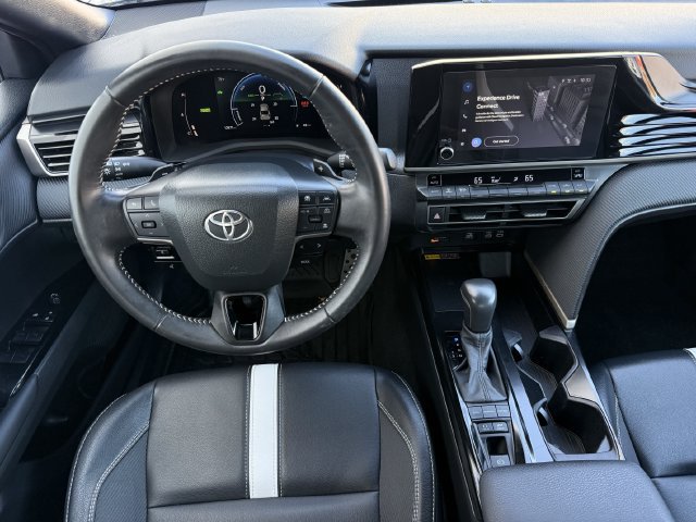 Used 2025 Toyota Camry SE FWD image 12