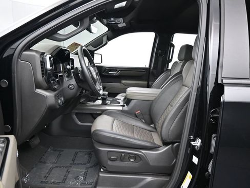 Used 2025 Chevrolet Silverado 1500 ZR2 w/ Technology Package AWD/4WD image 10