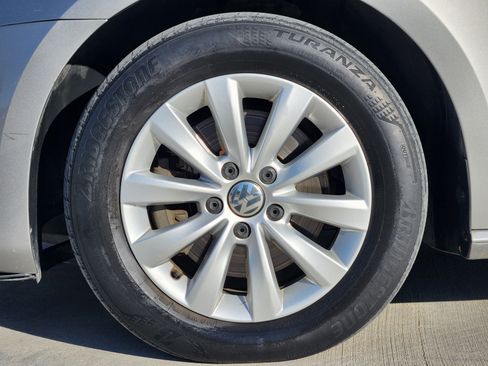 Used 2013 Volkswagen Passat 2.5 S image 11