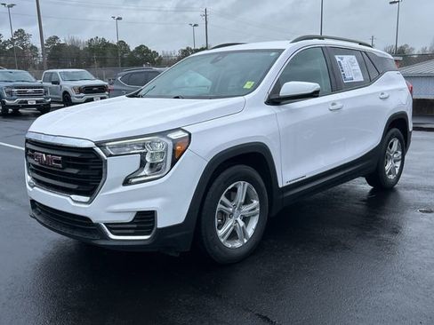 Used 2022 GMC Terrain SLE w/ Driver Convenience Package image 1