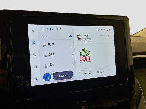 Used 2024 Toyota Corolla LE image 21