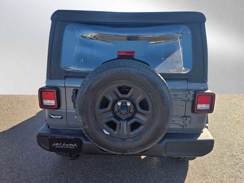 Used 2022 Jeep Wrangler Unlimited Sport image 6