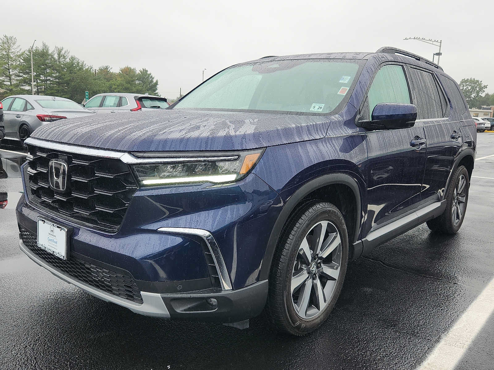 Certified 2025 Honda Pilot Touring image 3