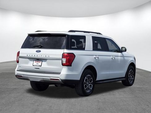 Used 2024 Ford Expedition XLT AWD/4WD image 4