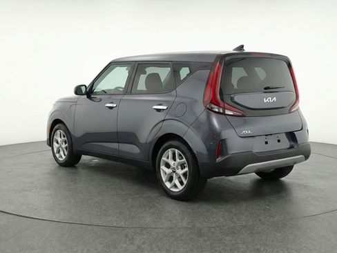 Used 2025 Kia Soul LX w/ LX Technology Package image 6