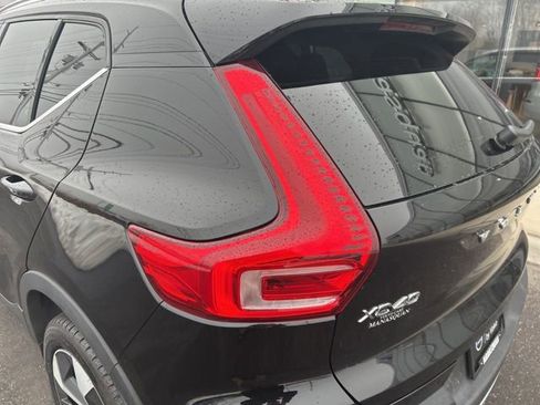Certified 2025 Volvo XC40 B5 Plus image 10