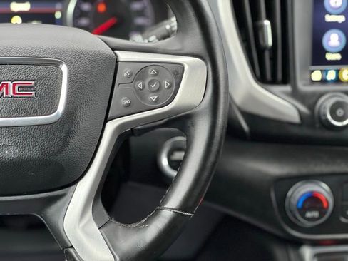 Used 2024 GMC Terrain SLT image 33