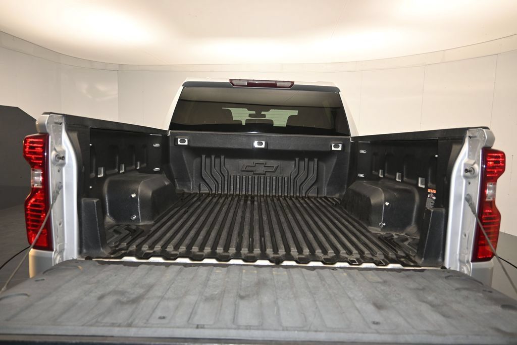 Certified 2021 Chevrolet Silverado 1500 LT AWD/4WD image 24
