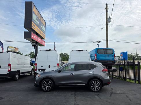 Used 2020 Nissan Rogue SL w/ Premium Package FWD image 4