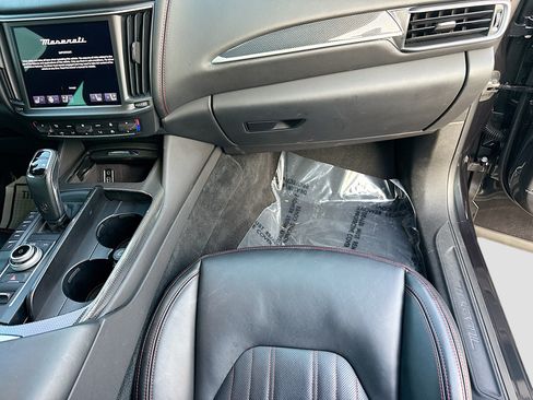 Used 2022 Maserati Levante Modena AWD/4WD image 18