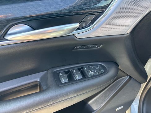 Used 2023 Cadillac XT5 Premium Luxury image 9