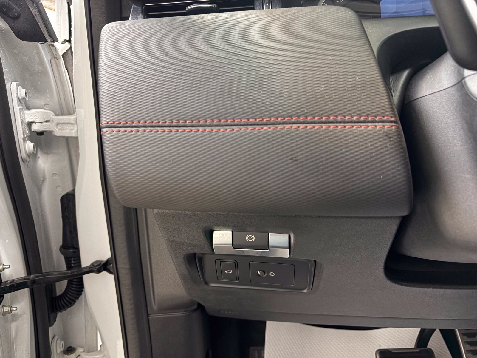 Used 2022 Land Rover Discovery Sport S R-Dynamic AWD/4WD image 16