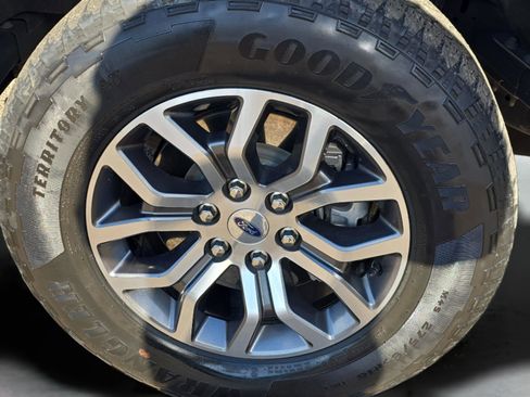 Used 2022 Ford F150 Lariat w/ Tow Technology Package image 10