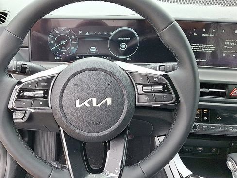 New 2025 Kia Seltos EX image 16
