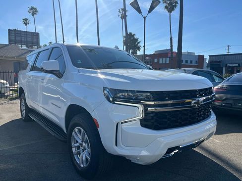 Used 2024 Chevrolet Suburban LS image 3