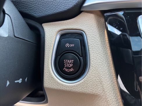 Used 2018 BMW 330i Sedan w/ Convenience Package image 23