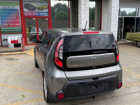 Used 2016 Kia Soul + FWD image 5