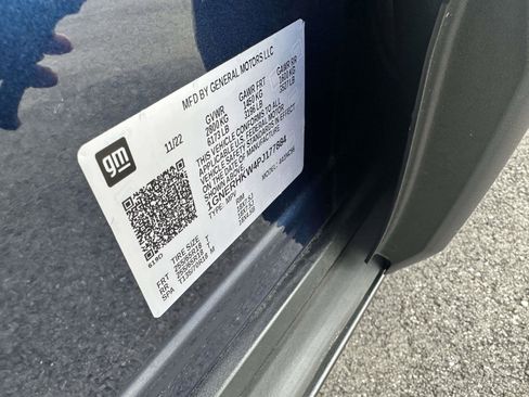 Used 2023 Chevrolet Traverse LT image 19