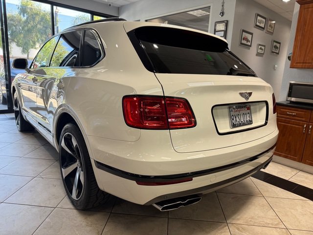 Used 2020 Bentley Bentayga AWD/4WD image 30