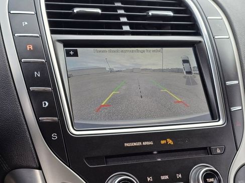 Used 2019 Lincoln Nautilus FWD image 11