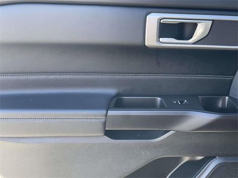 Used 2020 Ford Explorer XLT w/ Equipment Group 202A image 25