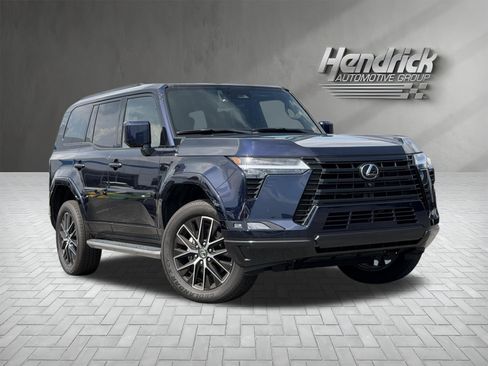 Used 2026 Lexus GX 550 w/ Accessory Package (2T) AWD/4WD image 2