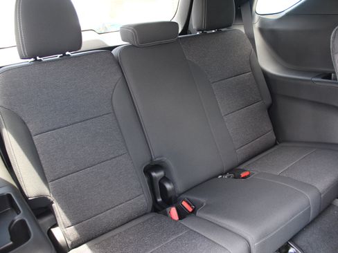 New 2026 Chevrolet Traverse LT w/ Sun and Wheel Package FWD image 18