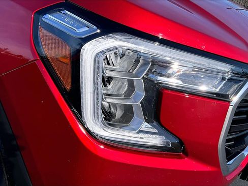 Used 2022 GMC Terrain SLE image 27