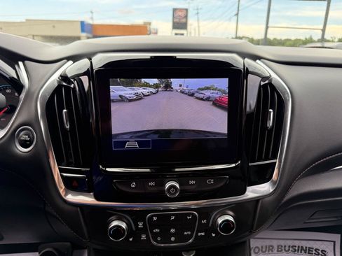 Used 2020 Chevrolet Traverse LT FWD image 18