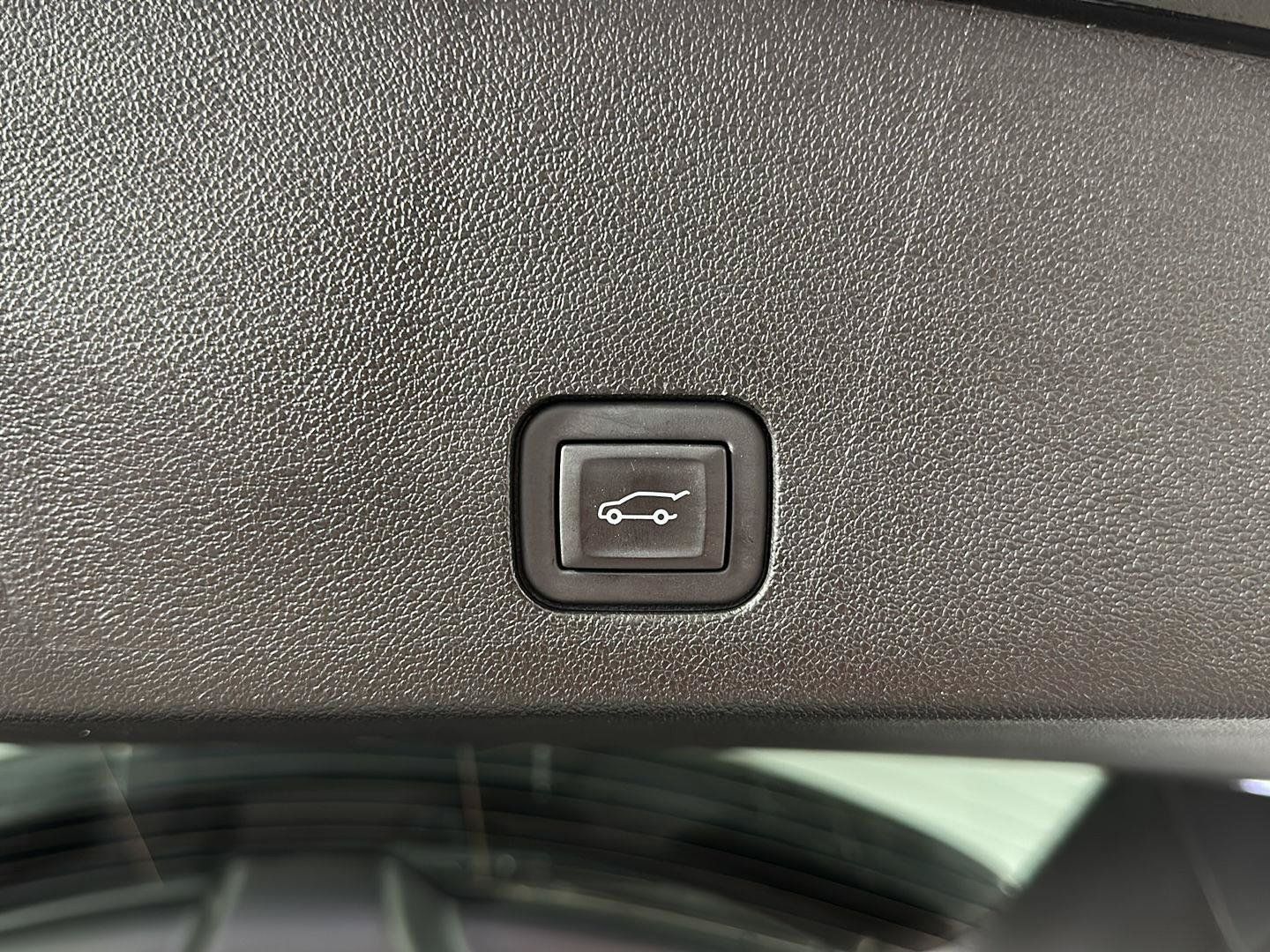 Used 2024 Cadillac XT6 Premium Luxury AWD/4WD image 32