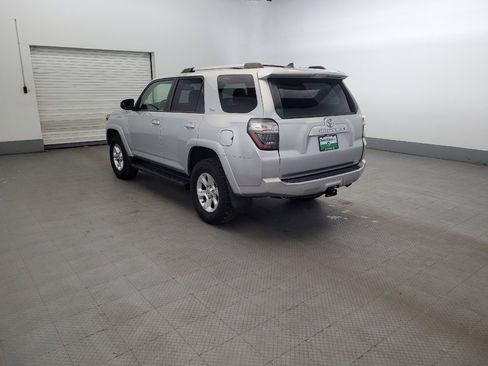 Used 2019 Toyota 4Runner SR5 AWD/4WD image 5