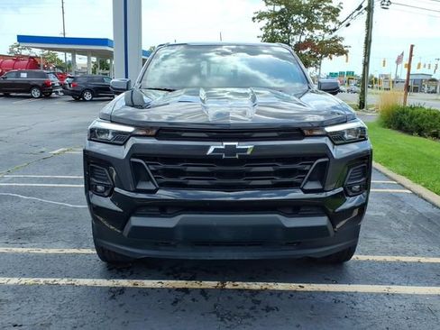 Used 2023 Chevrolet Colorado LT w/ LT Convenience Package III AWD/4WD image 2