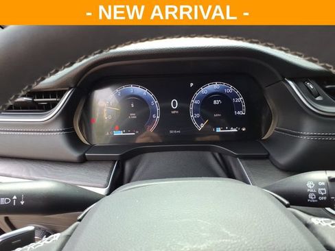 Used 2025 Jeep Grand Cherokee Limited w/ Black Appearance Package AWD/4WD image 18