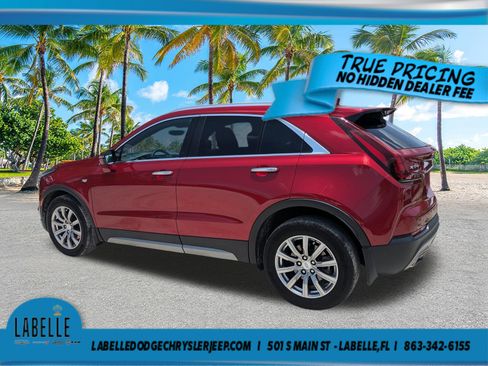 Used 2022 Cadillac XT4 Premium Luxury w/ Enhanced Visibility Package FWD image 6
