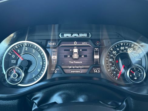Used 2024 RAM 1500 Laramie image 24