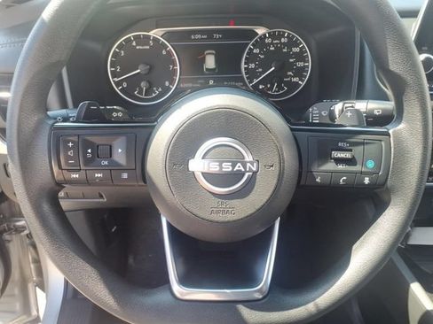 Used 2023 Nissan Rogue SV AWD/4WD image 6